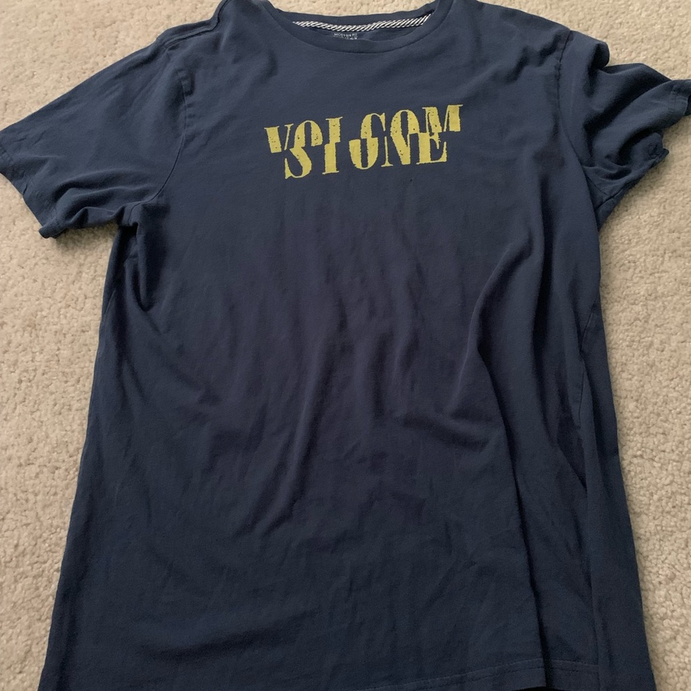 medium blue volcom t-shirt